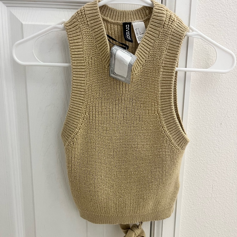 H&M Cropped Sweater with Open Back and Bow